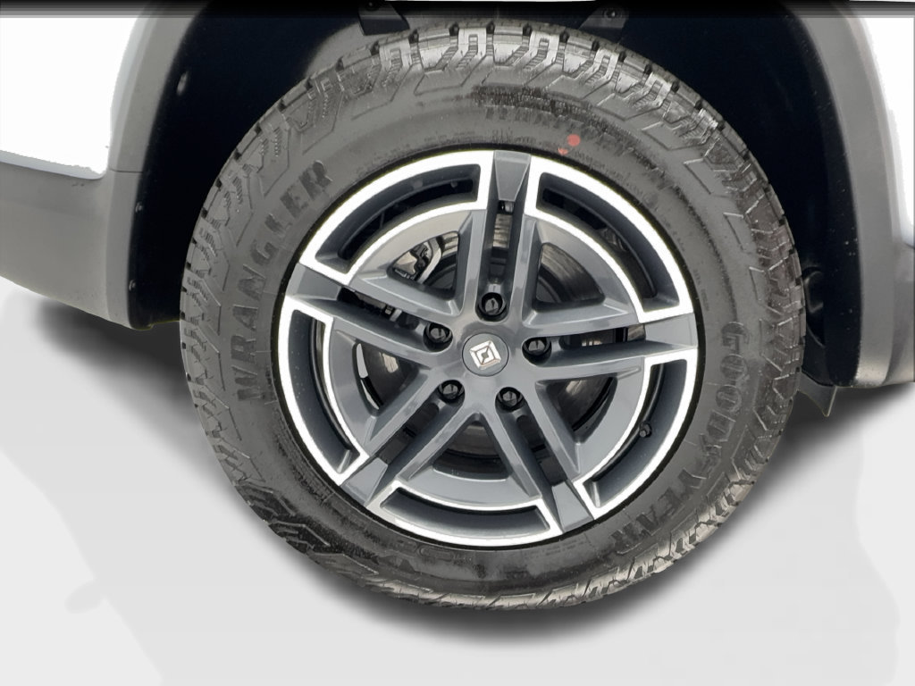 Used 2026 Rivian R1S Adventure Dual AWD/4WD image 16