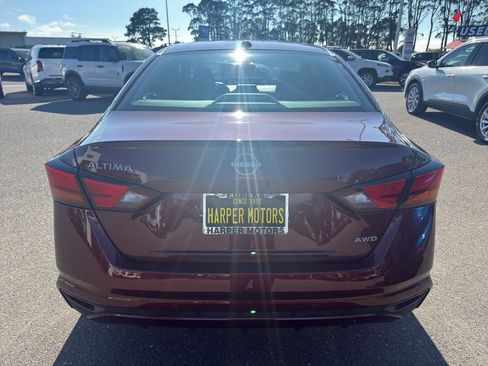 Used 2025 Nissan Altima 2.5 SV AWD/4WD image 4