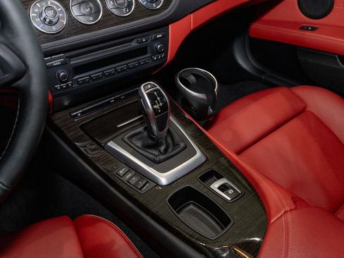Used 2015 BMW Z4 sDrive35is RWD image 10