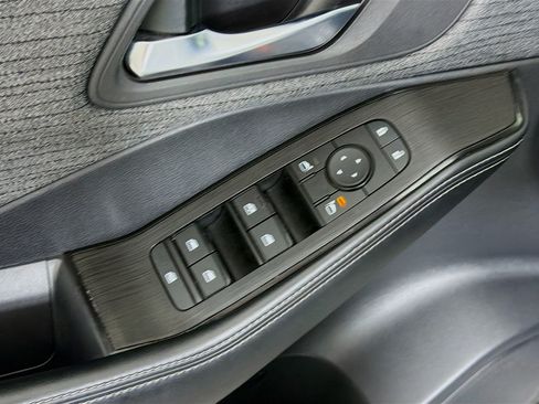 Used 2023 Nissan Rogue SV AWD/4WD image 15