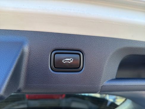 Used 2021 Hyundai Palisade SEL w/ Premium Package image 11