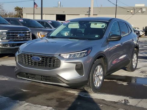 Certified 2023 Ford Escape Active image 2