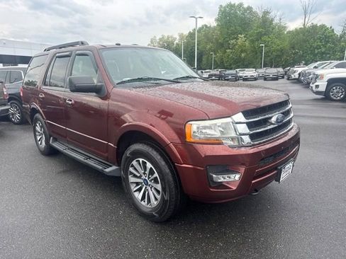 Used 2016 Ford Expedition XLT w/ Equipment Group 201A AWD/4WD image 5