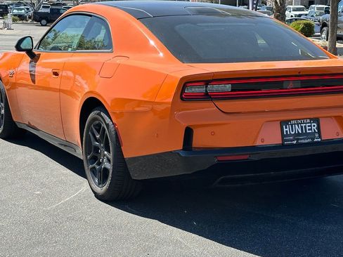 New 2025 Dodge Charger Daytona R/T w/ Sun & Sound Package AWD/4WD image 5