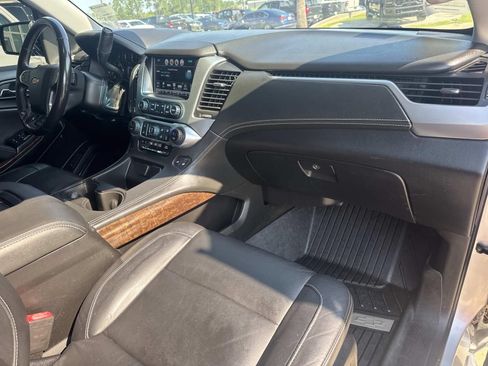 Used 2018 Chevrolet Tahoe LT w/ Luxury Package RWD image 11