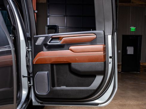 Used 2025 GMC Sierra 2500 Denali Ultimate image 38