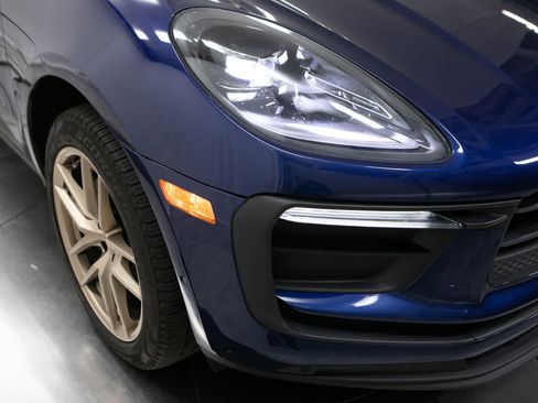 Certified 2023 Porsche Macan AWD/4WD image 12