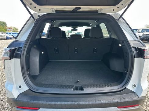 Used 2025 Chevrolet Equinox LT AWD/4WD image 14