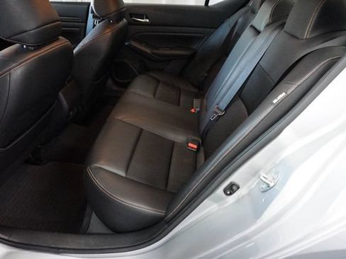 Used 2021 Nissan Altima 2.5 SR FWD image 11
