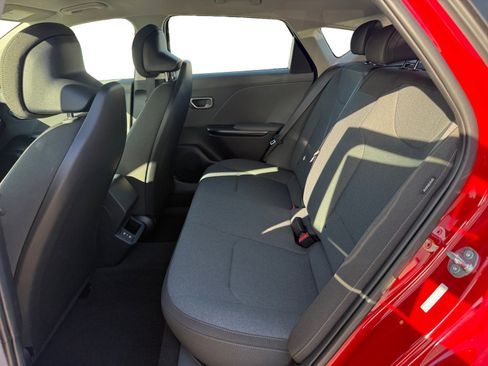 New 2025 Kia K4 LXS image 16