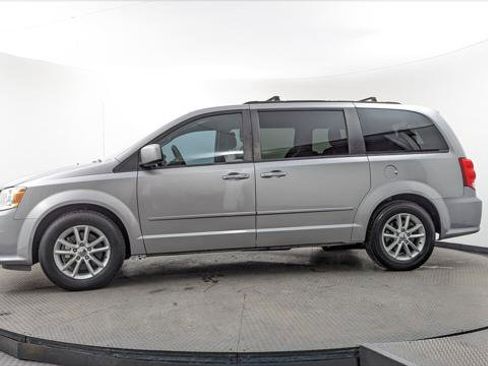 Used 2016 Dodge Grand Caravan SXT w/ Rear Park Assist Package image 3