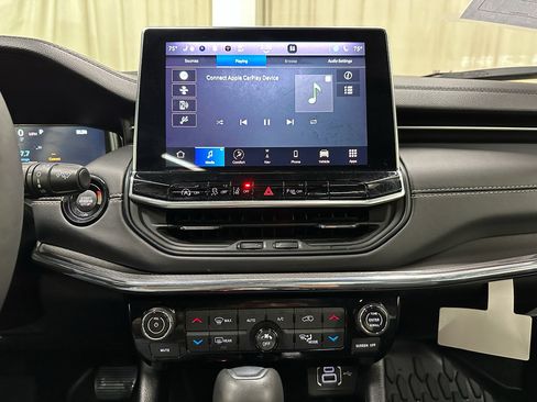 Used 2024 Jeep Compass Limited w/ High Altitude Package image 28