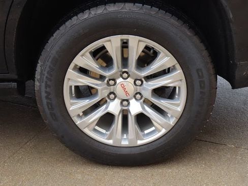 Used 2023 GMC Yukon Denali RWD image 29