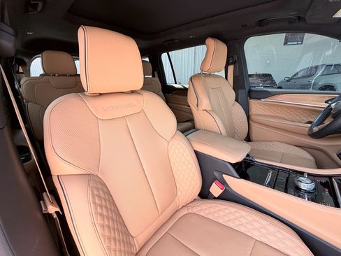 Used 2024 Jeep Grand Cherokee L Summit AWD/4WD image 26