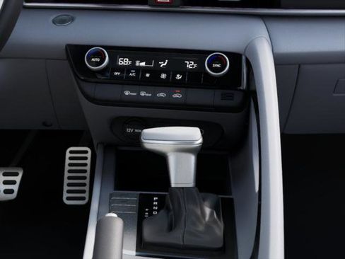 New 2025 Hyundai Elantra Sport image 16