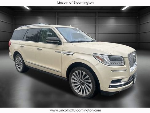 Used 2018 Lincoln Navigator Reserve w/ Technology Package image 10