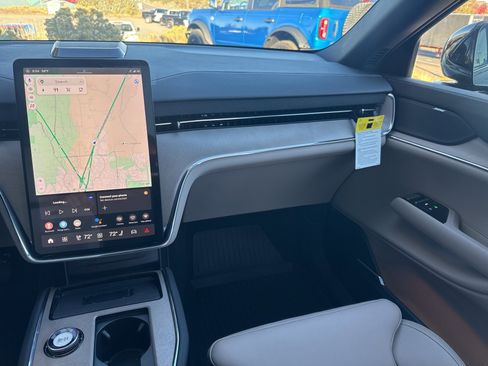 New 2025 Volvo EX90 Ultra image 19