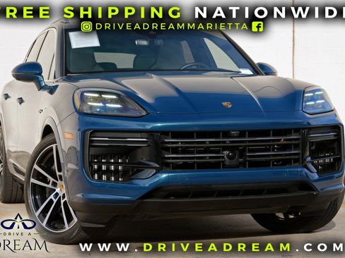 Used 2024 Porsche Cayenne Turbo AWD/4WD image 2