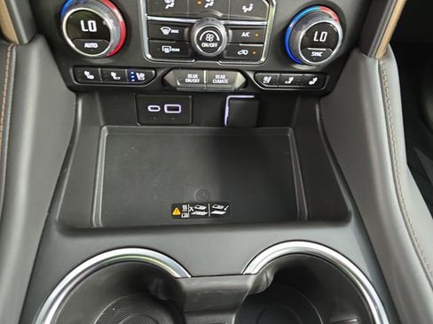 Used 2024 Chevrolet Tahoe High Country w/ Premium Package image 22