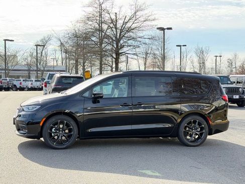 New 2026 Chrysler Pacifica Select image 11