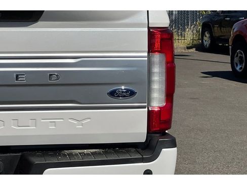 Used 2019 Ford F350 Limited image 29