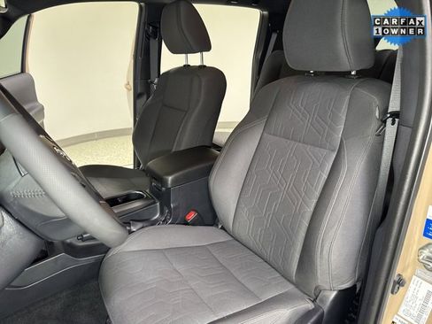 Used 2019 Toyota Tacoma TRD Off-Road image 11