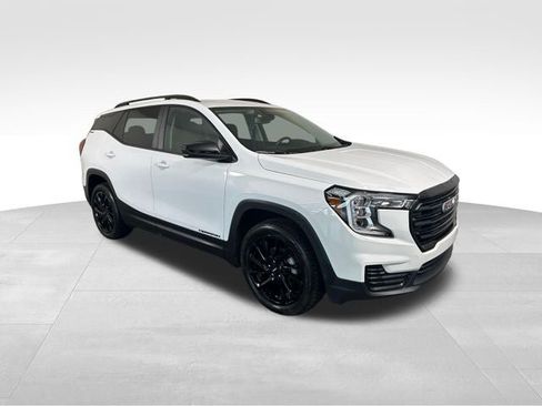 Used 2024 GMC Terrain SLE w/ Driver Convenience Package AWD/4WD image 7