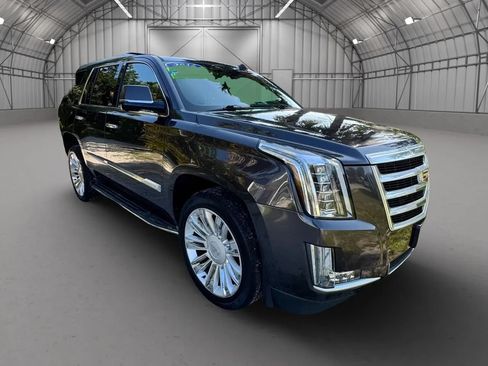 Used 2016 Cadillac Escalade Luxury AWD/4WD image 9