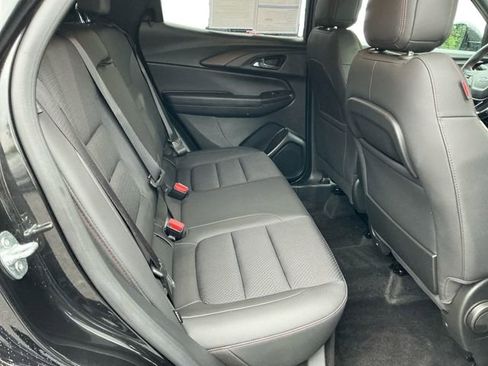 Used 2023 Chevrolet TrailBlazer RS w/ Convenience Package AWD/4WD image 18
