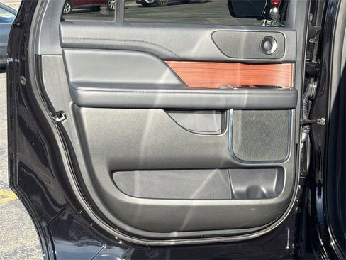 Used 2023 Lincoln Navigator L Reserve image 26