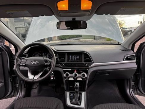 Used 2019 Hyundai Elantra SE w/ Cargo Package FWD image 27