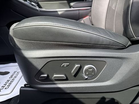 Used 2023 Hyundai Palisade Calligraphy image 14