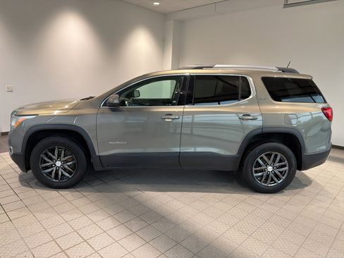 Used 2019 GMC Acadia SLT FWD image 2