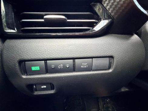 Used 2022 Nissan Sentra SR FWD image 16