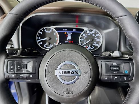 Used 2021 Nissan Rogue SL w/ Premium Package image 16