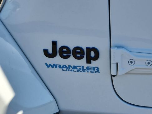 Used 2021 Jeep Wrangler Unlimited Sahara image 11