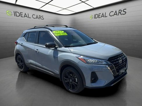 Used 2022 Nissan Kicks SR w/ Premium Package FWD image 3