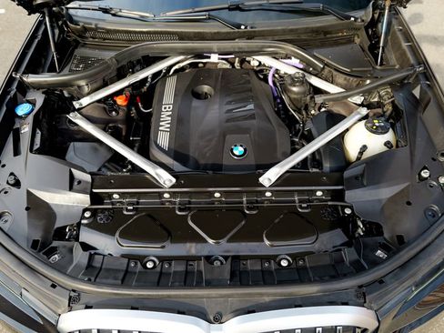 Used 2023 BMW X7 xDrive40i w/ Premium Package image 65