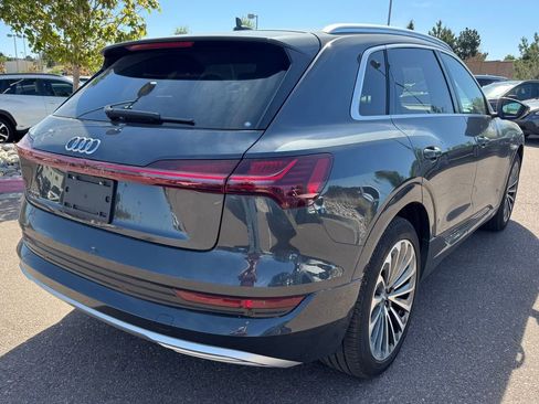 Used 2019 Audi e-tron Prestige w/ Prestige Package AWD/4WD image 6