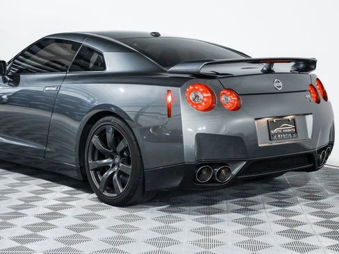 Used 2009 Nissan GT-R Premium image 23