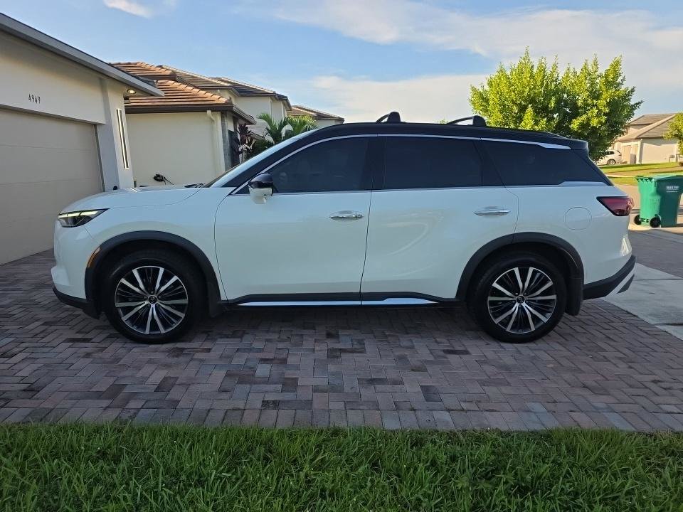 Used 2023 INFINITI QX60 Sensory w/ Vision Package AWD/4WD image 4