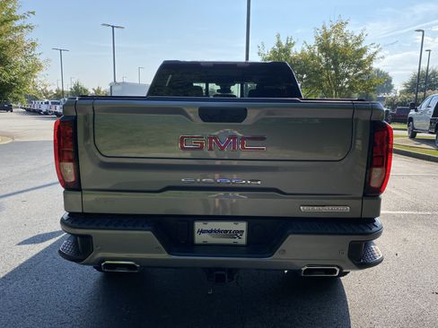Used 2025 GMC Sierra 1500 Elevation w/ Elevation Premium Package AWD/4WD image 8