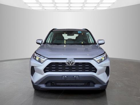 Used 2025 Toyota RAV4 XLE w/ Convenience Package FWD image 2