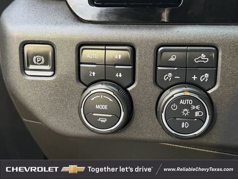 Used 2022 Chevrolet Silverado 1500 ZR2 w/ Technology Package AWD/4WD image 28