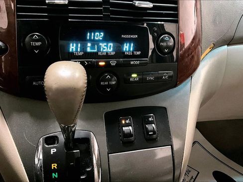 Used 2004 Toyota Sienna XLE image 13