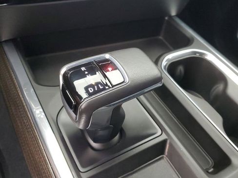 Used 2022 Chevrolet Silverado 1500 LT w/ Z71 Off-Road Package image 29