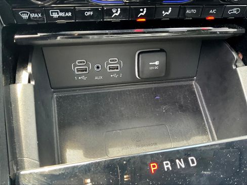 Used 2023 Jeep Grand Cherokee Limited w/ Luxury Tech Group II AWD/4WD image 17