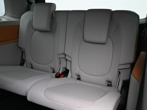 Used 2025 Volkswagen ID. Buzz 1st Edition image 19