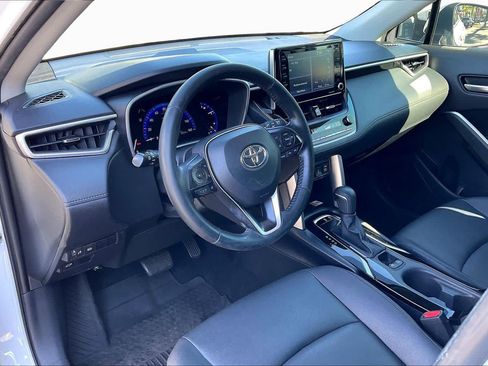 Used 2022 Toyota Corolla Cross XLE w/ Convenience Package AWD/4WD image 17
