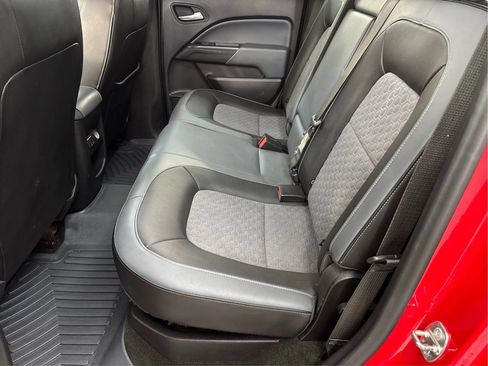 Used 2017 Chevrolet Colorado Z71 AWD/4WD image 10